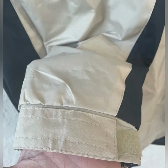 Bethany Beach Delaware men’s tan/navy full zip windbreaker with hood; XL - Picture 5 of 11